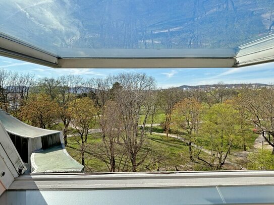 Dachgeschosswohnung Blick auf die Gloriette beim Schloss Schönbrunn!