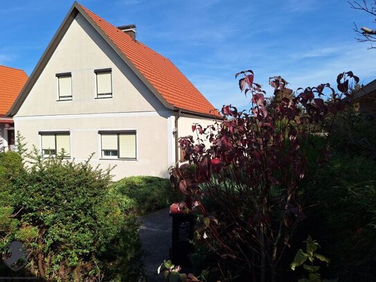 +++JETZT ZUSCHLAGEN € 247.000,-- VB +++ Nettes Einfamilienhaus mit großem Garten und in guter Lage zu verkaufen.