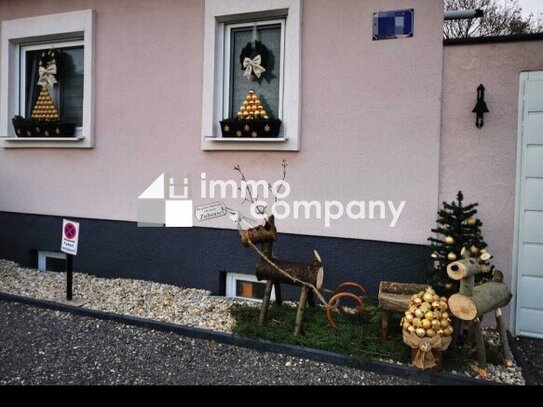 HIER LÄSSTS SICH AUF EINER EBENE WOHNEN - Bungalow mit Wohlfühlgarten und großem Parkplatz