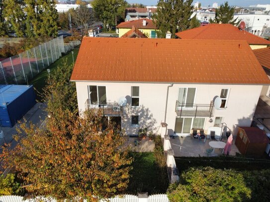 U-Bahn (Rennbahnweg) Nähe I 2 Stellplätze I Garten mit Terrasse I großer Wohnkeller I gute Infrastruktur & Verkehrsanbi…