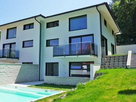 Erstbezug: Schlüsselfertige Doppelhaushälfte mit Pool an der Wiener Stadtgrenze