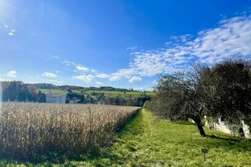 SONNIGER BAUGRUND IN BAD TATZMANNSDORF