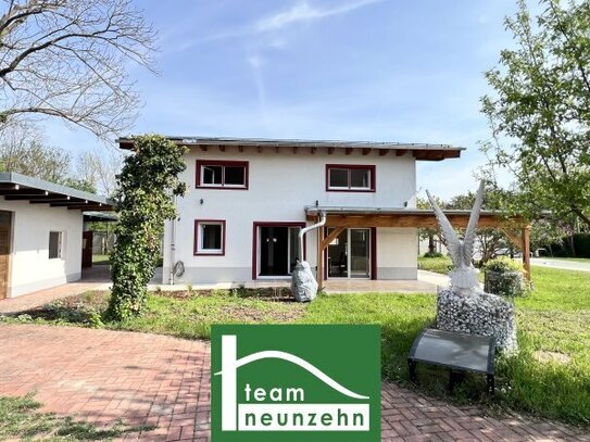 NEW PRICE. Spacious, low-energy house with an additional office/practice or apartment of 70 m². Completely renovated in…