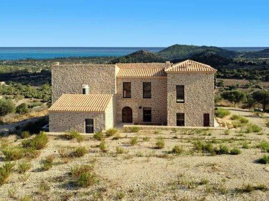 Luxus-Finca in einzigartiger Lage mit herrlichem Meerblick in Son Servera, Mallorca