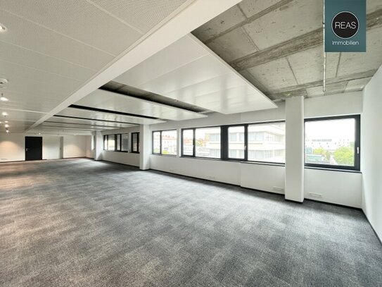 Office mit Balkon und ausgezeichneter Infrastruktur im Bürogebäude mit Breeam - Outstanding Zertifizierung!