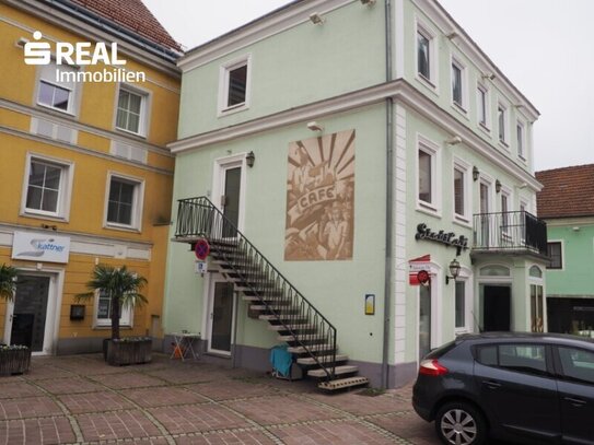 Schöne 2-Zimmer Wohnung bzw. Büro mit kleinem Balkon