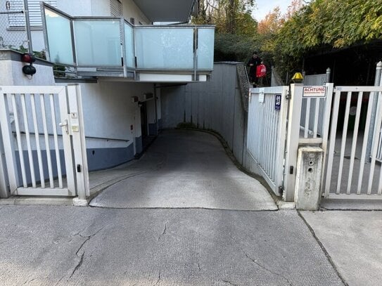 Vollwertiger Einzelstellplatz in hauseigener Tiefgarage - Toplage Döbling bei Neustift am Walde