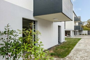 Moderne Doppelhaushälfte / Belagsfertig / Nähe Schloss Vösendorf / Garten / 6 Zimmer
