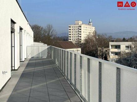 Dachterrassenwohnung mit zeitloser Architektur und klaren Raumkonzept laden zum Leben ein: Profitieren Sie von der umwe…