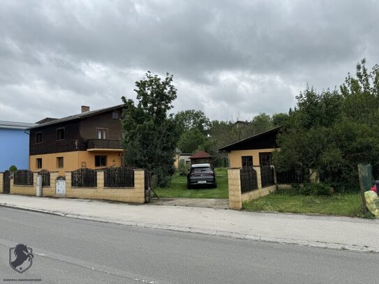 Einfamilienhaus in idyllischer Lage mit großen Garten