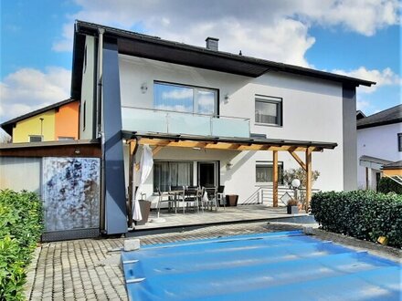 Großzügiges Einfamilienhaus mit Pool und schönem Garten in der Nähe von Wien