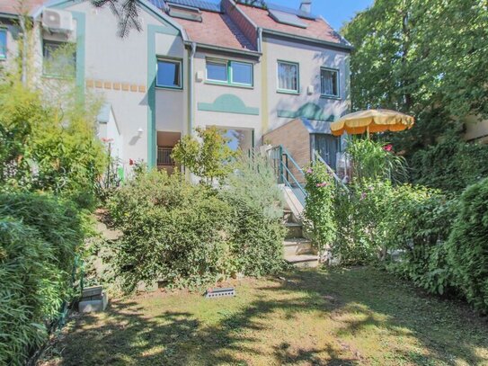 BIETERVERFAHREN - Extravagantes Reihenhaus in ruhiger Lage mit Terrasse und kleinem Garten