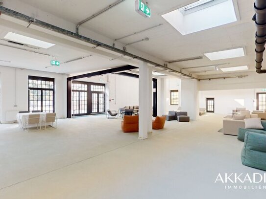 Individuell anpassbares Loft-Büro mit Terrasse und Gartenblick