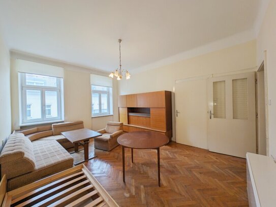 ++NEU++ Sanierungsbedürftige 2-Zimmer ALTBAUWOHNUNG mit Balkon!