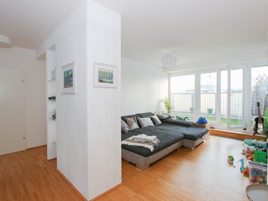 Moderne DG-Wohnung mit Terrasse!