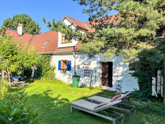 Pure Idylle / saniertes Bauernhaus mit uneinsichtigem Innenhof und Pool