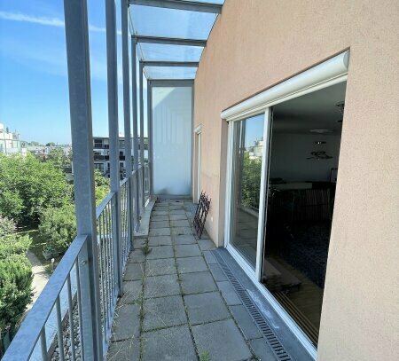 Lichtdurchflutete 2-Zimmer Maisonette-Wohnung mit Loggia und Dachterrasse!