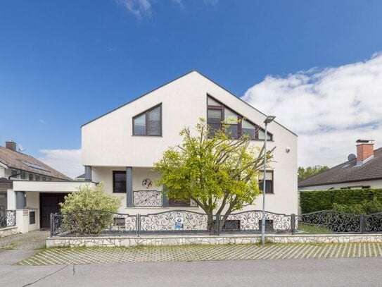 MODERNES EINFAMILIENHAUS MIT SWIMMING POOL IN DER NÄHE VOM BAHNHOF GERASDORF BEI WIEN