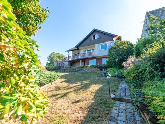 Weitblick! Fantastisches Grundstück mit Architektenhaus