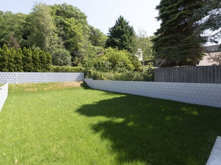 TOP-BAUWEISE mit LUFTWÄRMEPUMPE! ERSTBEZUG mit GARTEN und TERRASSEN