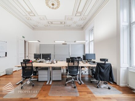 Exklusives 6-Zimmer Altbau Büro mit Balkon