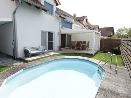 Gute Lage, gute Infrastruktur, Top-Zustand+Pool!