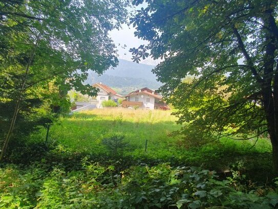 Baugrundstück am Waldrand von Weer