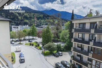 3 Zimmer, 2 Balkone, 1 Stellplatz mitten in Bischofshofen