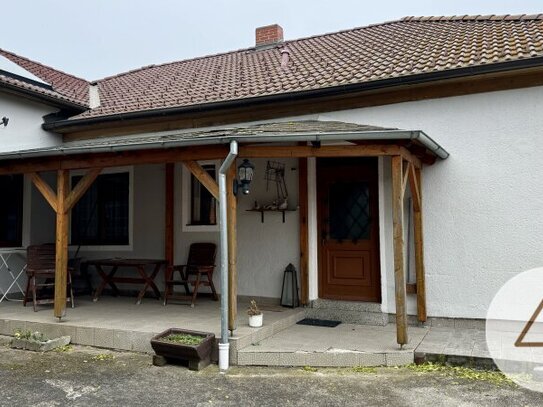 Ortsrandlage Bauernhof mit 2 großen Hallen