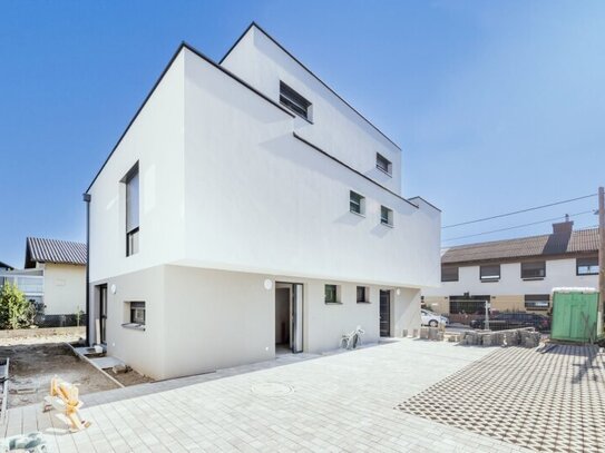 Elegante Neubauten: Erstbezug mit Garten, Terrasse und Luftwärmepumpe | Helle und moderne Räume | Hochwertige Ausstattu…