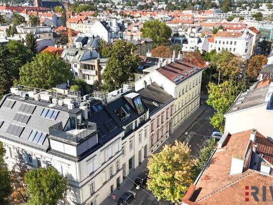 Dachterrassenwohnung nahe dem Sternwartepark | herausragende Raumhöhe im Wohnbereich | Luftwärmepumpe | Klimaanlage