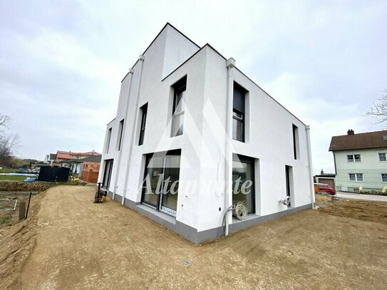 PROVISIONSFREI!! MODERNE 5 ZIMMER DOPPELHAUSHÄLFTE MIT DACHTERRASSE, SEEBLICK SOWIE GARTEN NÄHE TULLN