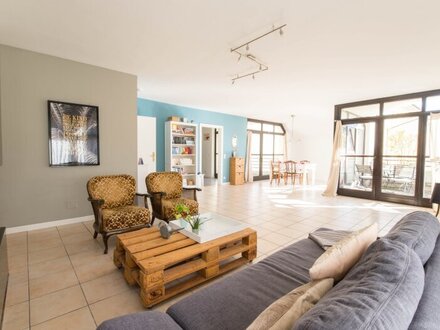 Lichtdurchflutete Penthouse-Maisonette in der Innenstadt