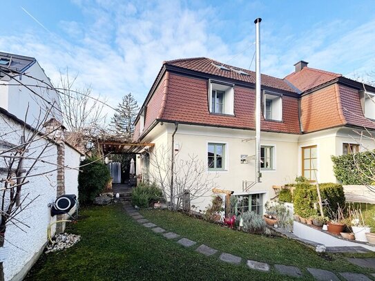 Sonnige großzügige Doppelhaushälfte - 5 Zimmer und ausbaufähig