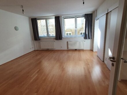 Bestlage/Rathaus/U2! 2 Zimmer-Stadtwohnung.