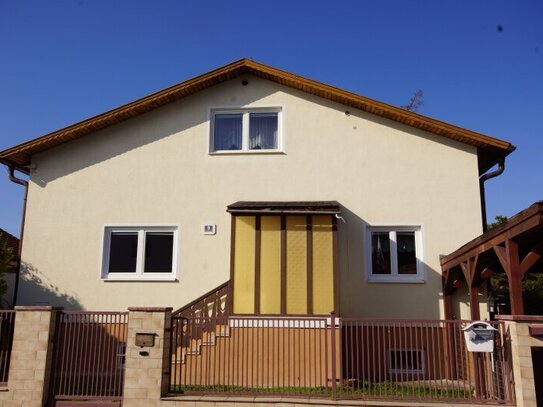 Kottingbrunn - Ausiedlung - gemütliches Zweifamilienhaus mit großzügigem Garten und guter Verkehrsanbindung