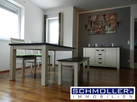 Großzügige 3 Zimmer-Wohnung mit Parkplatz