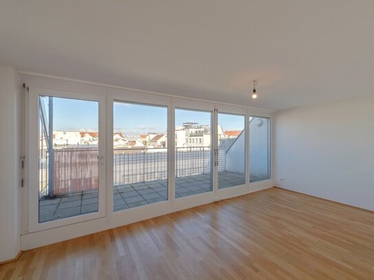 ++RARITY++ UNIQUE TOP FLOOR APARTMENT IN A BEST LOCATION IN THE 7TH DISTRICT! GREAT TERRACES!