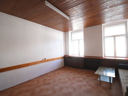++Kirchstetternrgasse++ Sanierungsbedürftige 3-Zimmer Altbau-Wohnung, viel Potenzial!