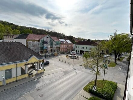 Modernisierungspotenzial: 2 Zimmer Wohnung mit Stellplatz im Herzen von Matzen