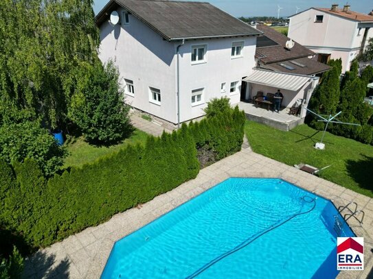 Exklusives Einfamilienhaus mit riesigem Pool in 1220 Wien: 560.000 €, 5 Zimmer, renovierungsbedürftig, Garten, Terrasse…