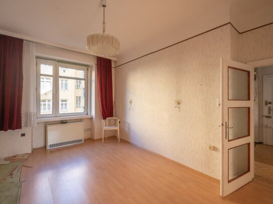 ++NEU++ Ruhige 2-Zimmer Altbau-Wohnung mit getrennter Küche, viel Potenzial!