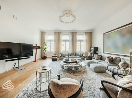 Eleganter 7-Zimmer Altbau mit Balkon, Nähe Börse