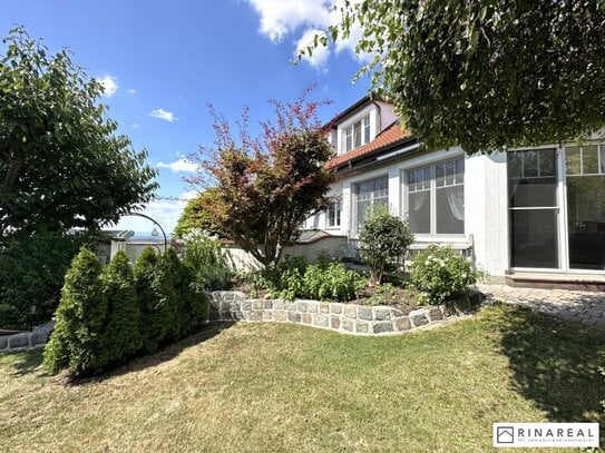 Wohnen AM GIPFELBERG | Großfamilienhaus mit unverbaubarem Ausblick | Pool & Whirlpool | 4 Garagenstellplätze | Hof am L…