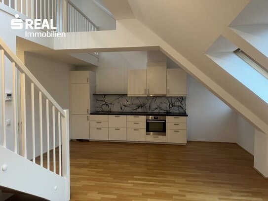 Tolle Dachgeschoss Maisonette mit Terrasse im Hietzinger Villenviertel