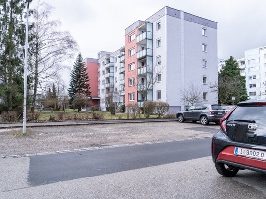 Wohnen am Froschberg: Tolle 3-Zimmer Wohnung mit Loggia und Garage