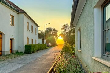 Update! - Wohnhaus mit Hof und Nebengebäuden. - Vielfältige Möglichkeiten mit Potential. - 5 Min. vor St. Pölten.