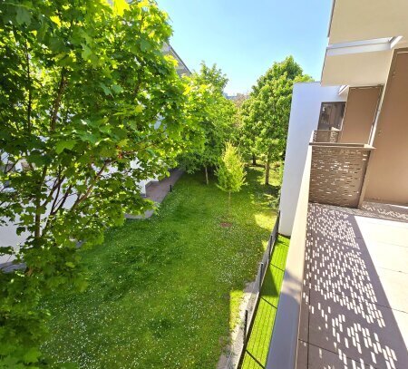 Pure Lebensfreude! Photovoltaik + Wärmepumpe! Hofseitiger Balkon + Blick ins Grüne + Komplette Ruhelage + Energieeffizi…