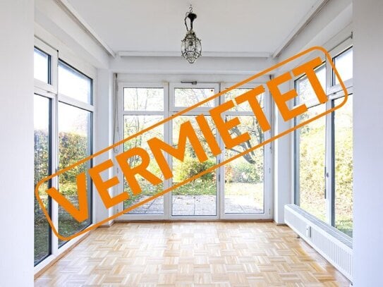 **VERMIETET** Traumhafte Gartenwohnung mit Carport-Stellplatz in St. Florian