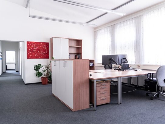 Moderne Büro-/Praxisfläche mit Aufzug und Parkplatz in St. Florian - Perfekt für Ihr Business!